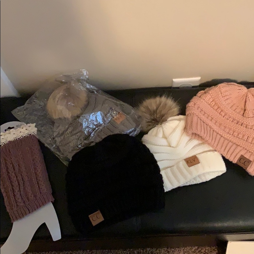 4 beanies and 1 pair leg warmers